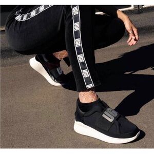 UGG Neutra Sneakers 1095097 Size 8